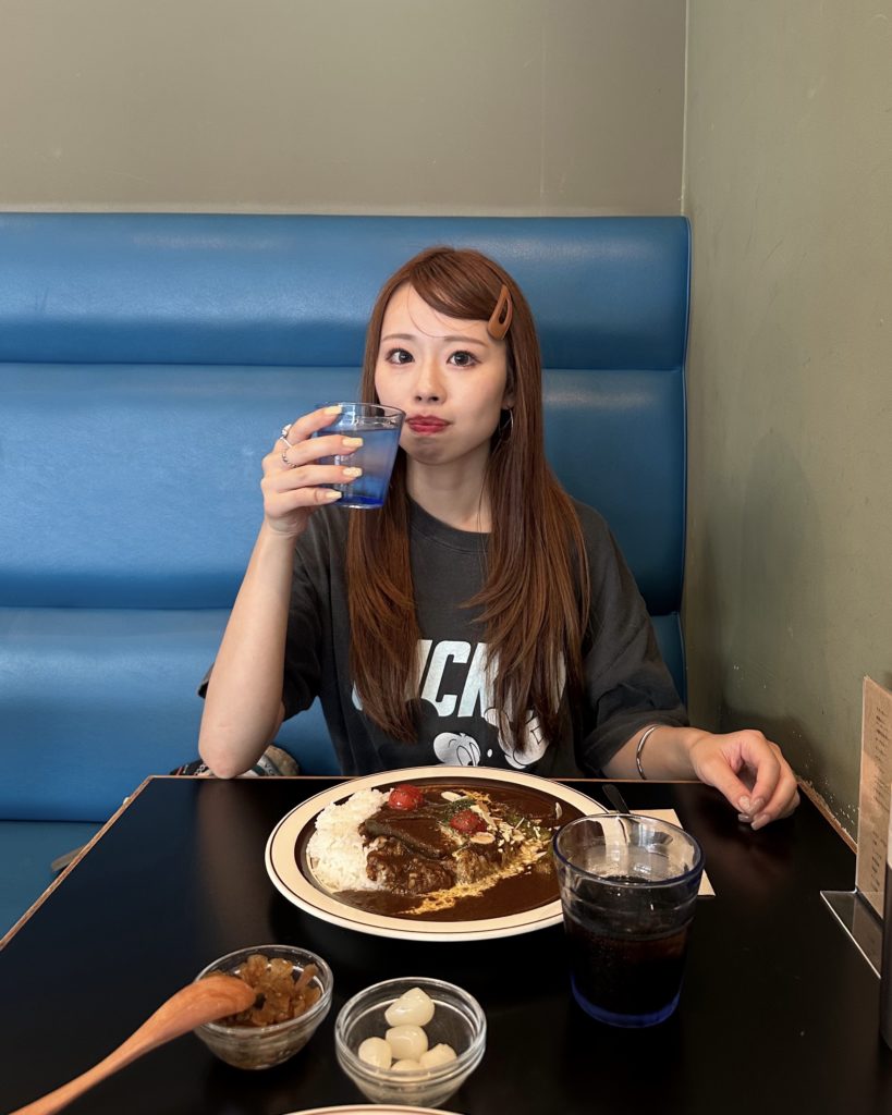 【YUKAのプレス成長日記】 友人の古着屋さんへ👚 post by YUKA