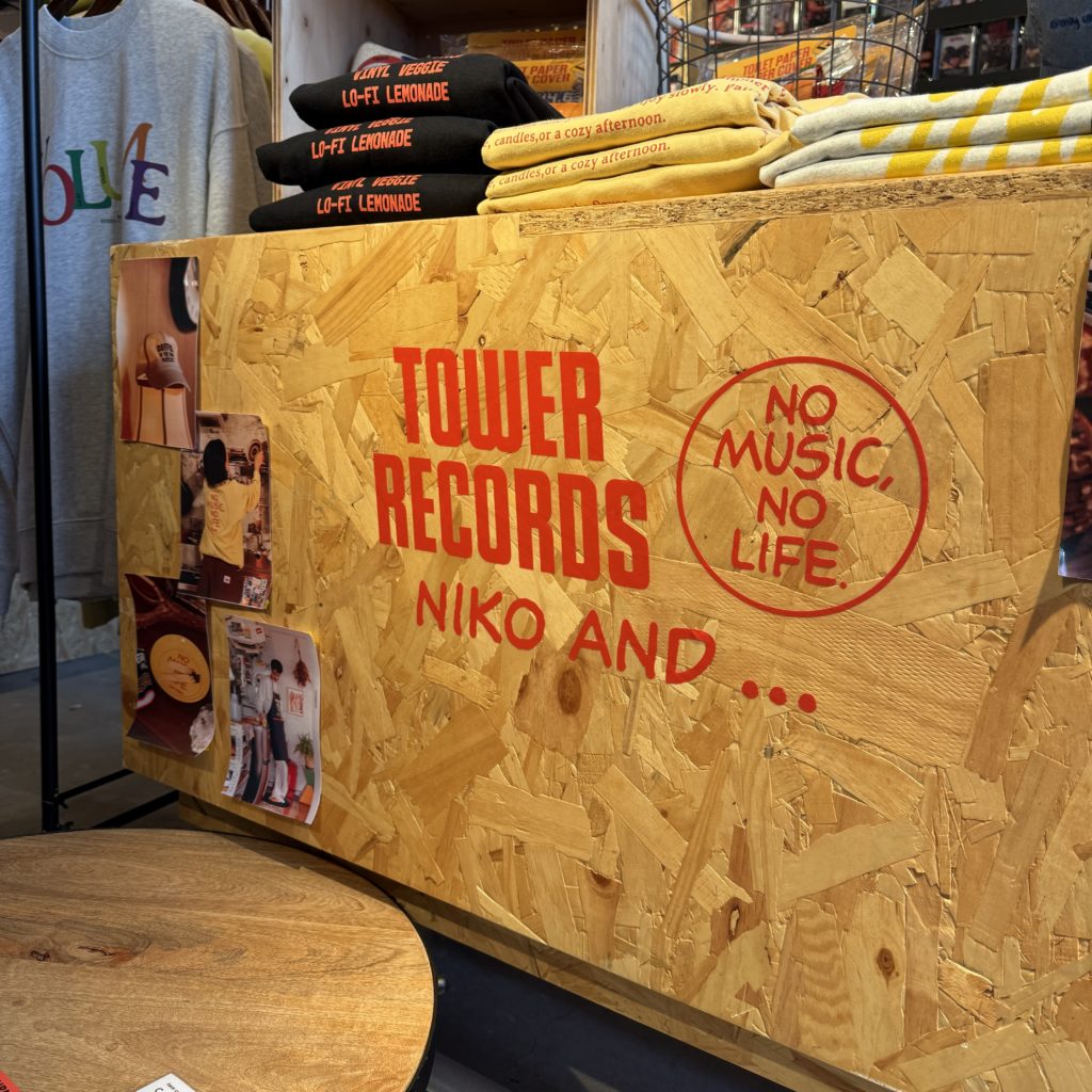 TOWER RECORDS × niko and …